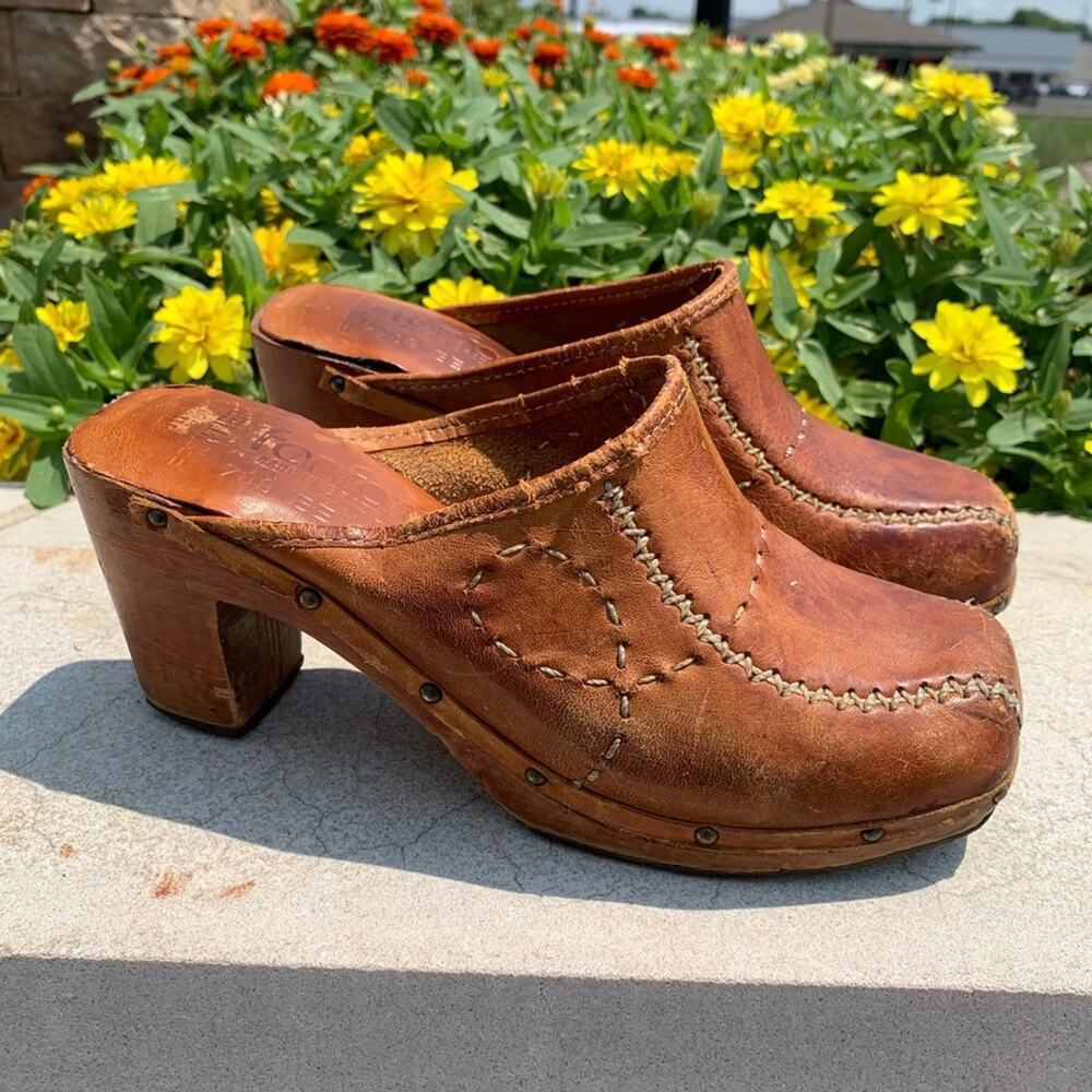 Vintage Fanfare Frontier wood leather heeled clogs Size 5